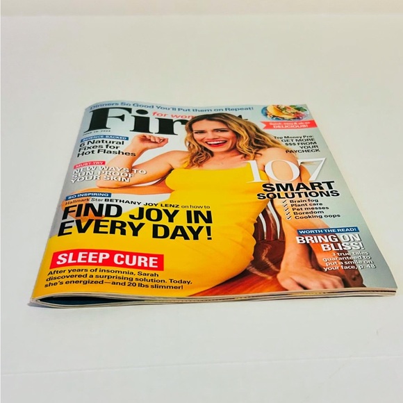 ⭐️5 For 25⭐️ For Women First Magazine - June 10, 2024 - Bethany Joy Lenz - Picture 3 of 4